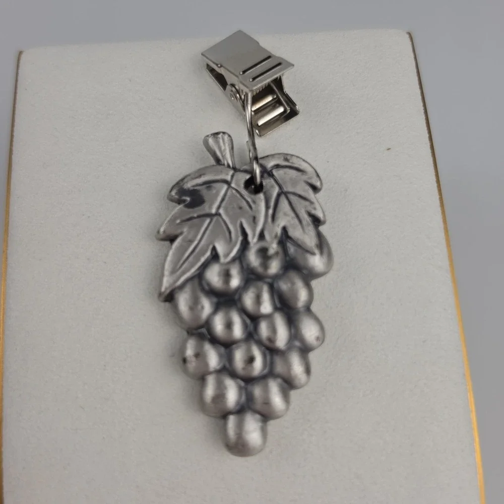 Metalla Prodyne Pewter Grape Cluster Tablecloth Weights Set of 4 New